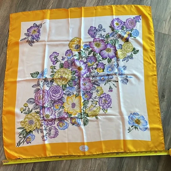 New in box vintage multicolored Gucci silk scarf - Picture 12 of 16